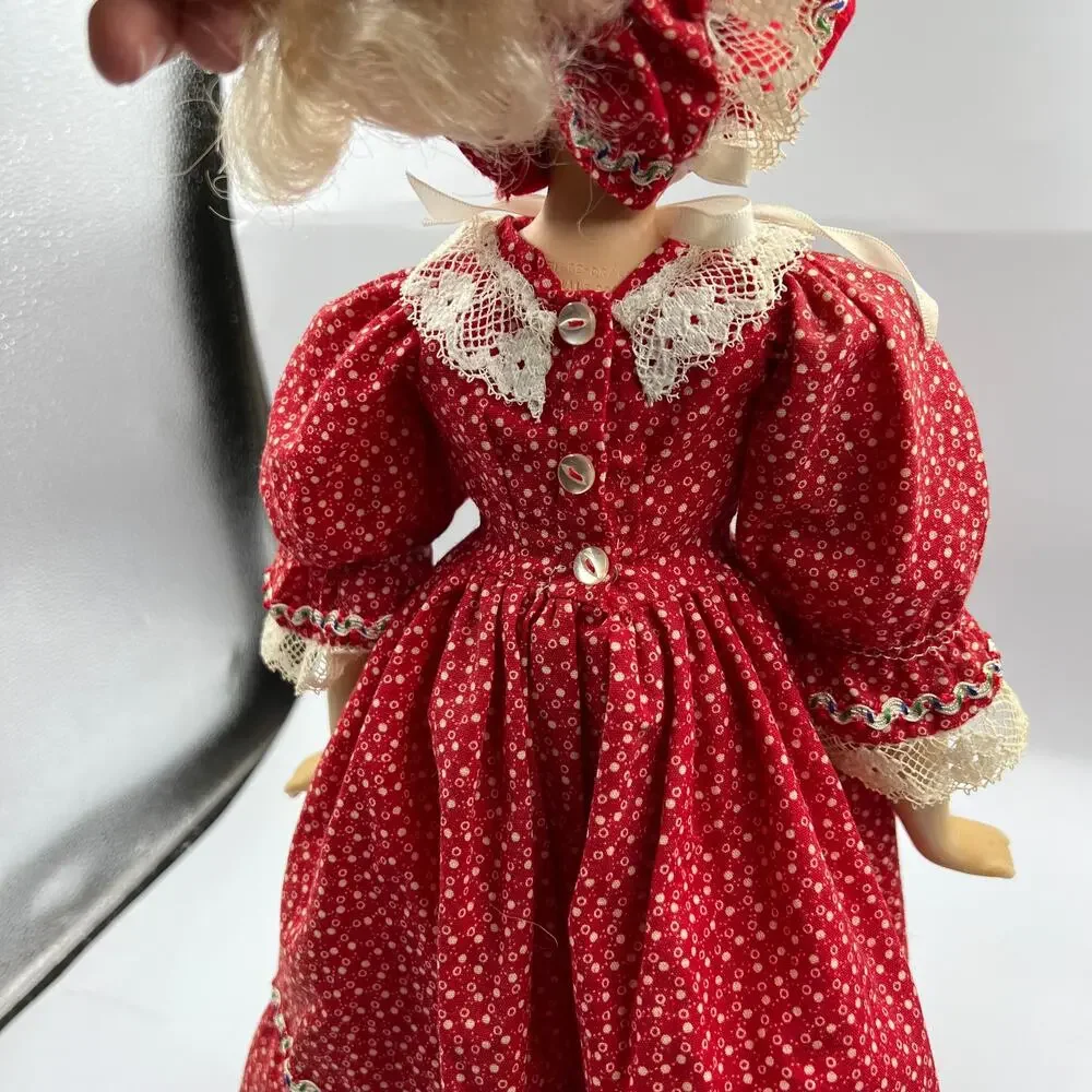 Vintage porcelain collectors